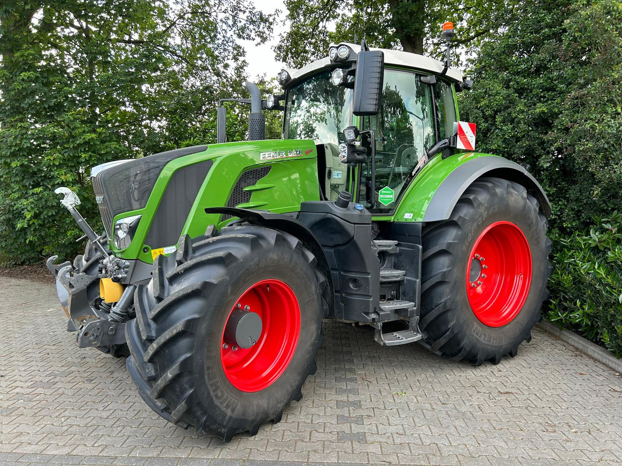 FENDT 828 Vario S4 ProfiPlus - Traktor: slika 1 FENDT 828 Vario S4 ProfiPlus - Traktor: slika 1