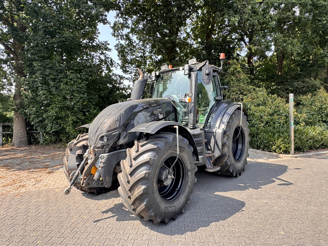 VALTRA T214 Direct - Traktor: slika 1 VALTRA T214 Direct - Traktor: slika 1