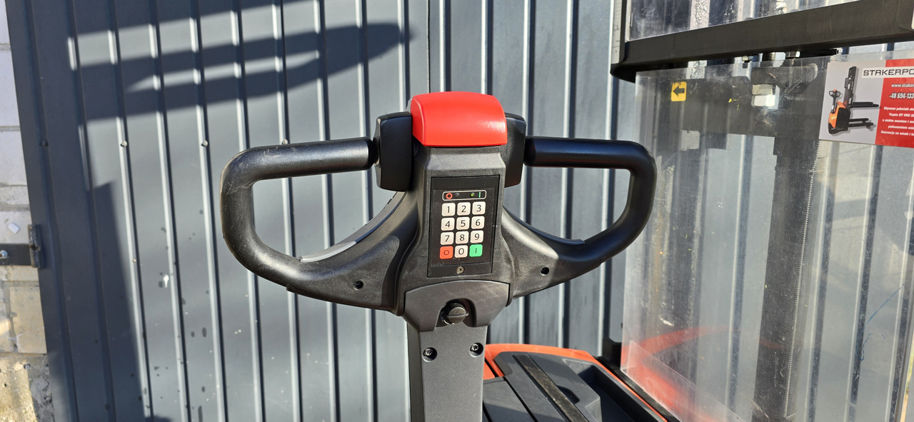 Kolica za palete BT Toyota SWE 200 D initial list wstępne podnoszenie wideł: slika 11 Kolica za palete BT Toyota SWE 200 D initial list wstępne podnoszenie wideł: slika 11