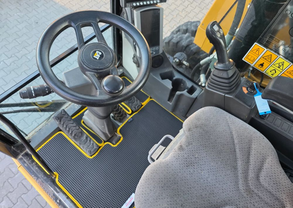 Bager točkaš Caterpillar M314F, 2018 ROK, 4200 MTH, 2 ŁYŻKI: slika 20