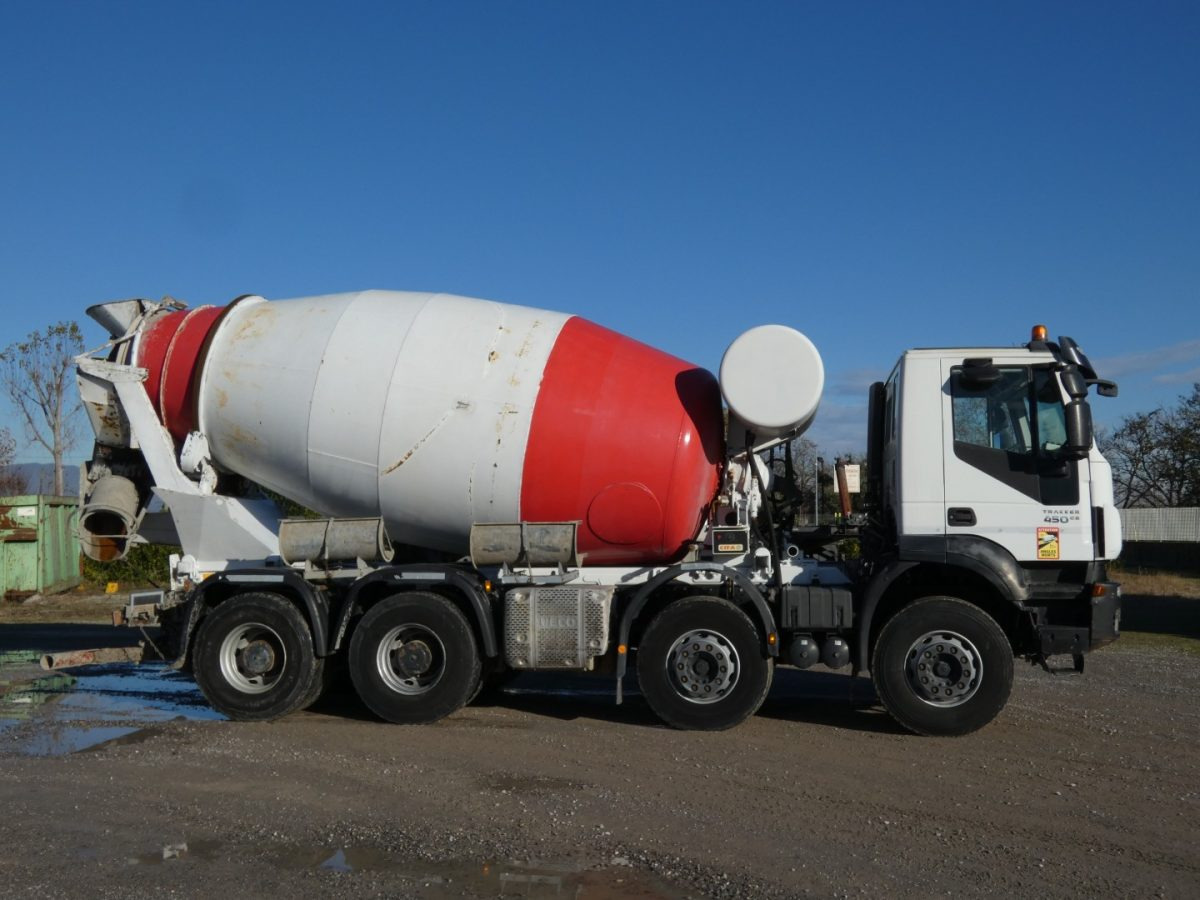 IVECO TRAKKER 450 CIFA RY1300 - Mikser za beton: slika 4 IVECO TRAKKER 450 CIFA RY1300 - Mikser za beton: slika 4