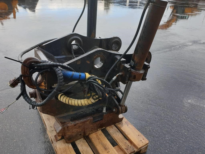 Engcon Tilting Coupler - Brza spojnica za Građevinska mašina: slika 1 Engcon Tilting Coupler - Brza spojnica za Građevinska mašina: slika 1