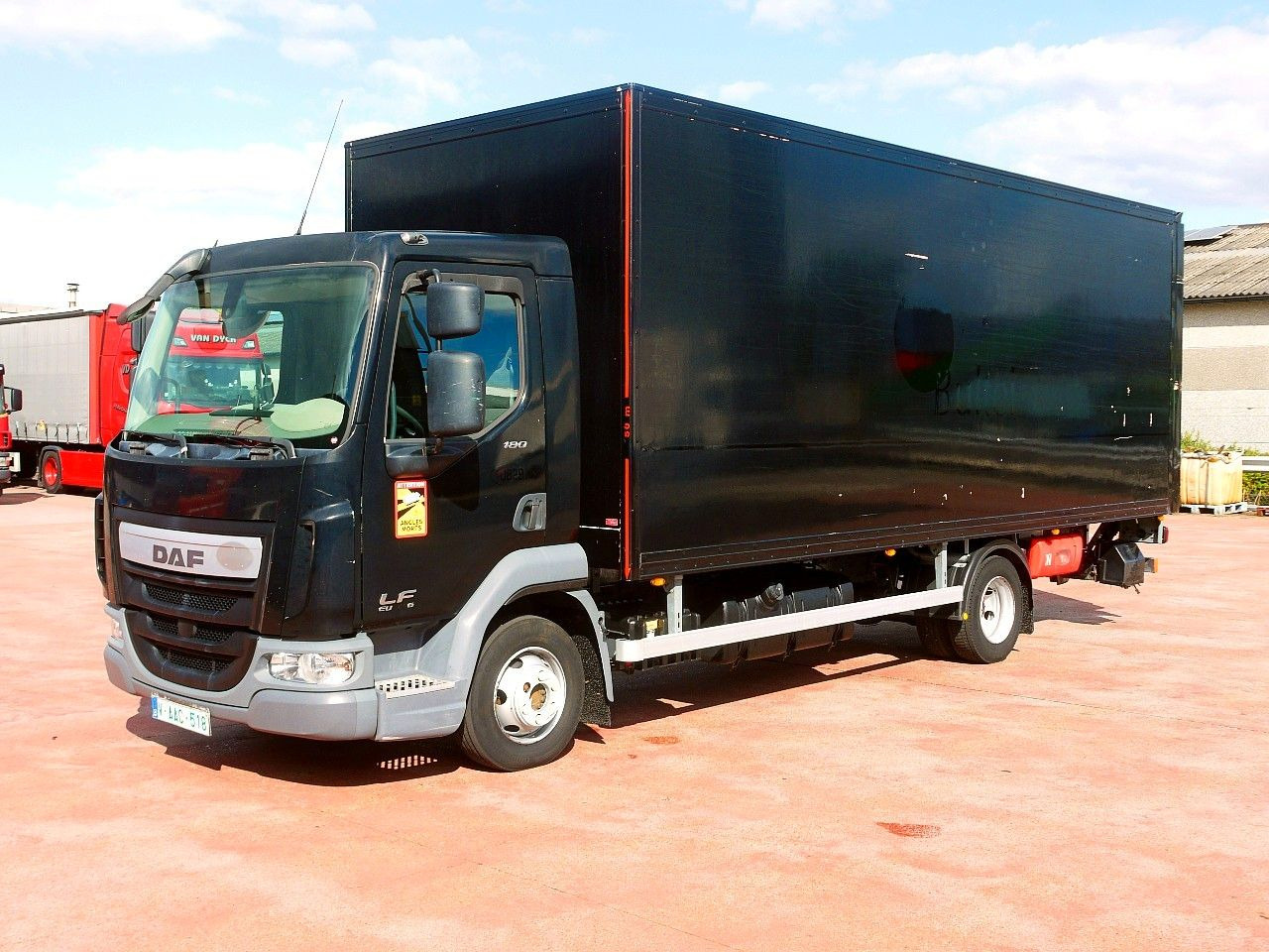 DAF LF FA 180 MEUBEL KOFFER LBW LUFT FEDERUNG AIRCO - Kamion sa zatvorenim sandukom: slika 4 DAF LF FA 180 MEUBEL KOFFER LBW LUFT FEDERUNG AIRCO - Kamion sa zatvorenim sandukom: slika 4