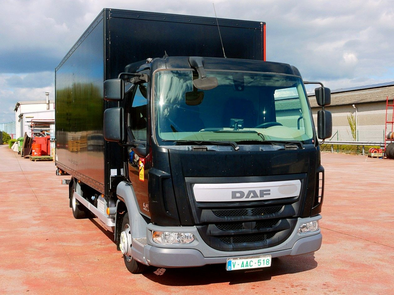 DAF LF FA 180 MEUBEL KOFFER LBW LUFT FEDERUNG AIRCO - Kamion sa zatvorenim sandukom: slika 1 DAF LF FA 180 MEUBEL KOFFER LBW LUFT FEDERUNG AIRCO - Kamion sa zatvorenim sandukom: slika 1