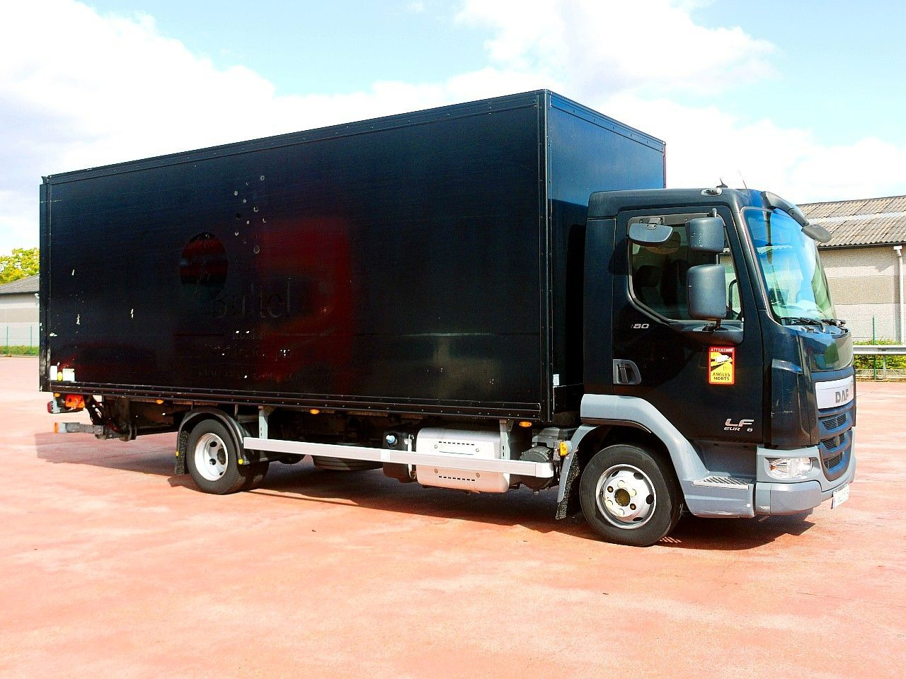 DAF LF FA 180 MEUBEL KOFFER LBW LUFT FEDERUNG AIRCO - Kamion sa zatvorenim sandukom: slika 3 DAF LF FA 180 MEUBEL KOFFER LBW LUFT FEDERUNG AIRCO - Kamion sa zatvorenim sandukom: slika 3