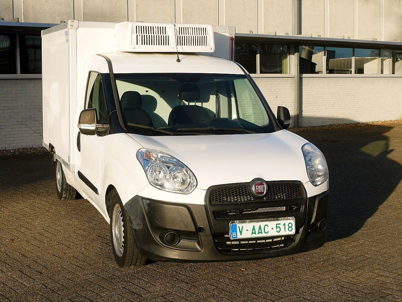 Fiat DOBLO 1.6 KUHLKOFFER CARRIER XARIOS -20 / AIRCO - Dostavno vozilo hladnjača: slika 1 Fiat DOBLO 1.6 KUHLKOFFER CARRIER XARIOS -20 / AIRCO - Dostavno vozilo hladnjača: slika 1