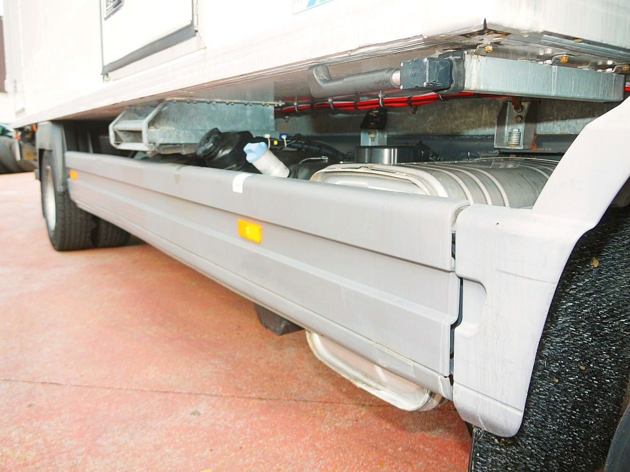 Hladnjača Mercedes-Benz 1218 ATEGO KUHLKOFFER CARRIER SUPRA 550 LBW: slika 17