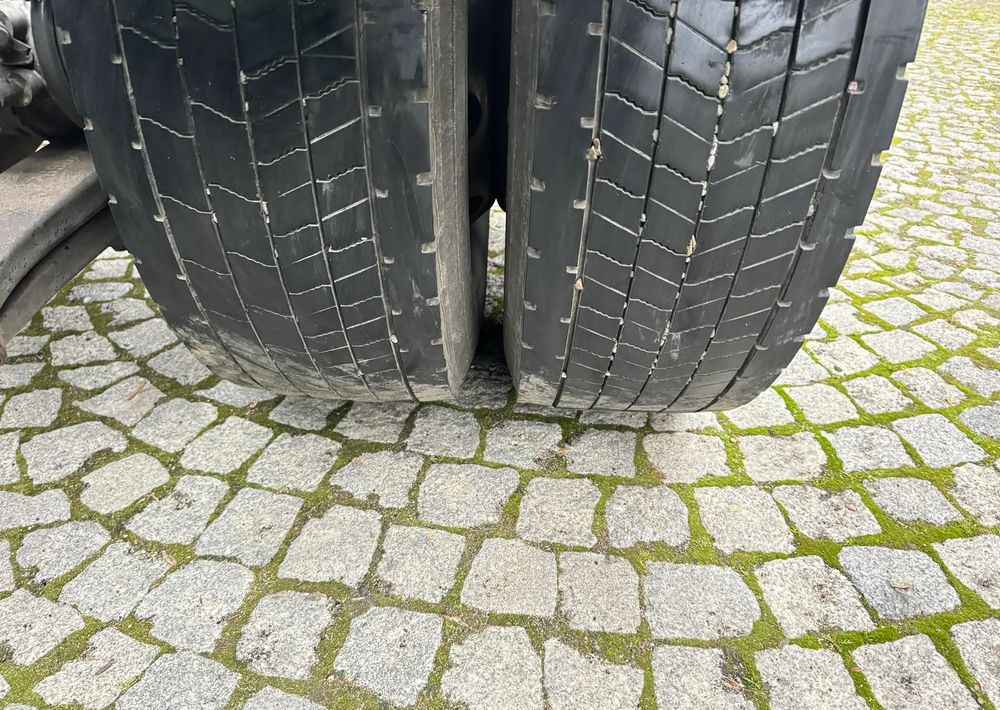 Kamion sa golom šasijom i zatvorenom kabinom Scania R450: slika 20