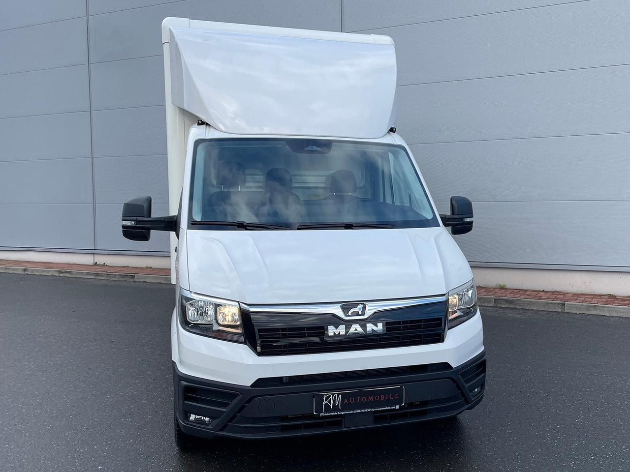 MAN TGE 3.160 Fahrgestell Einzelkabine Koffer NAVI - Dostavno vozilo sa zatvorenim sandukom: slika 3 MAN TGE 3.160 Fahrgestell Einzelkabine Koffer NAVI - Dostavno vozilo sa zatvorenim sandukom: slika 3