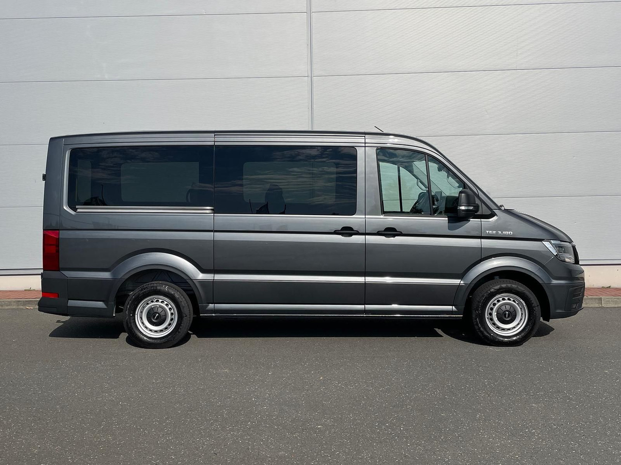 MAN TGE 3.180 Kombi L3H2 LED ACC NAVI SITZHZ - Minibus, Putnički kombi: slika 5 MAN TGE 3.180 Kombi L3H2 LED ACC NAVI SITZHZ - Minibus, Putnički kombi: slika 5