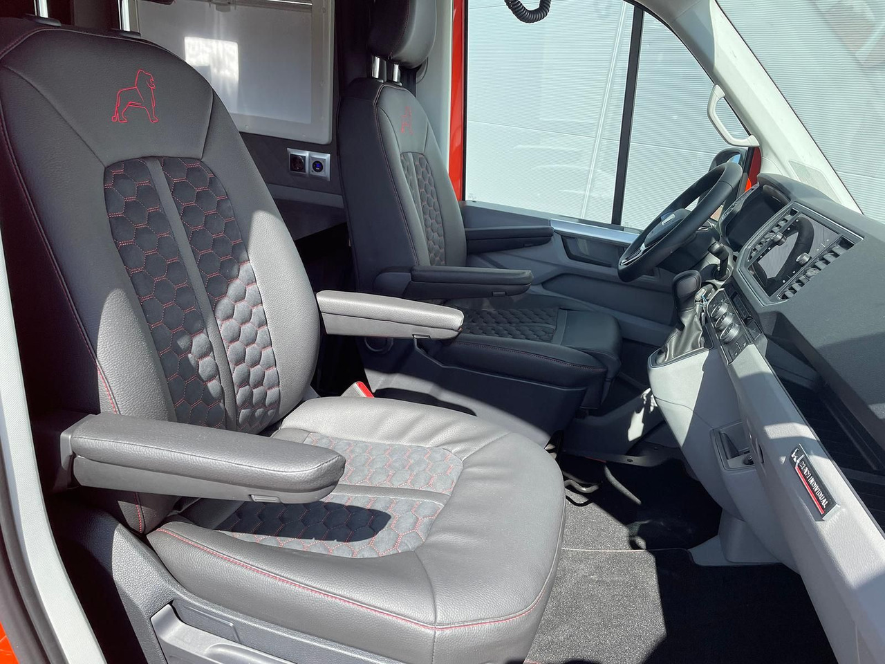 Automobil MAN TGE 3.180 L3H3 Individual S BF3 + BEGLEITFAHRZEU: slika 43
