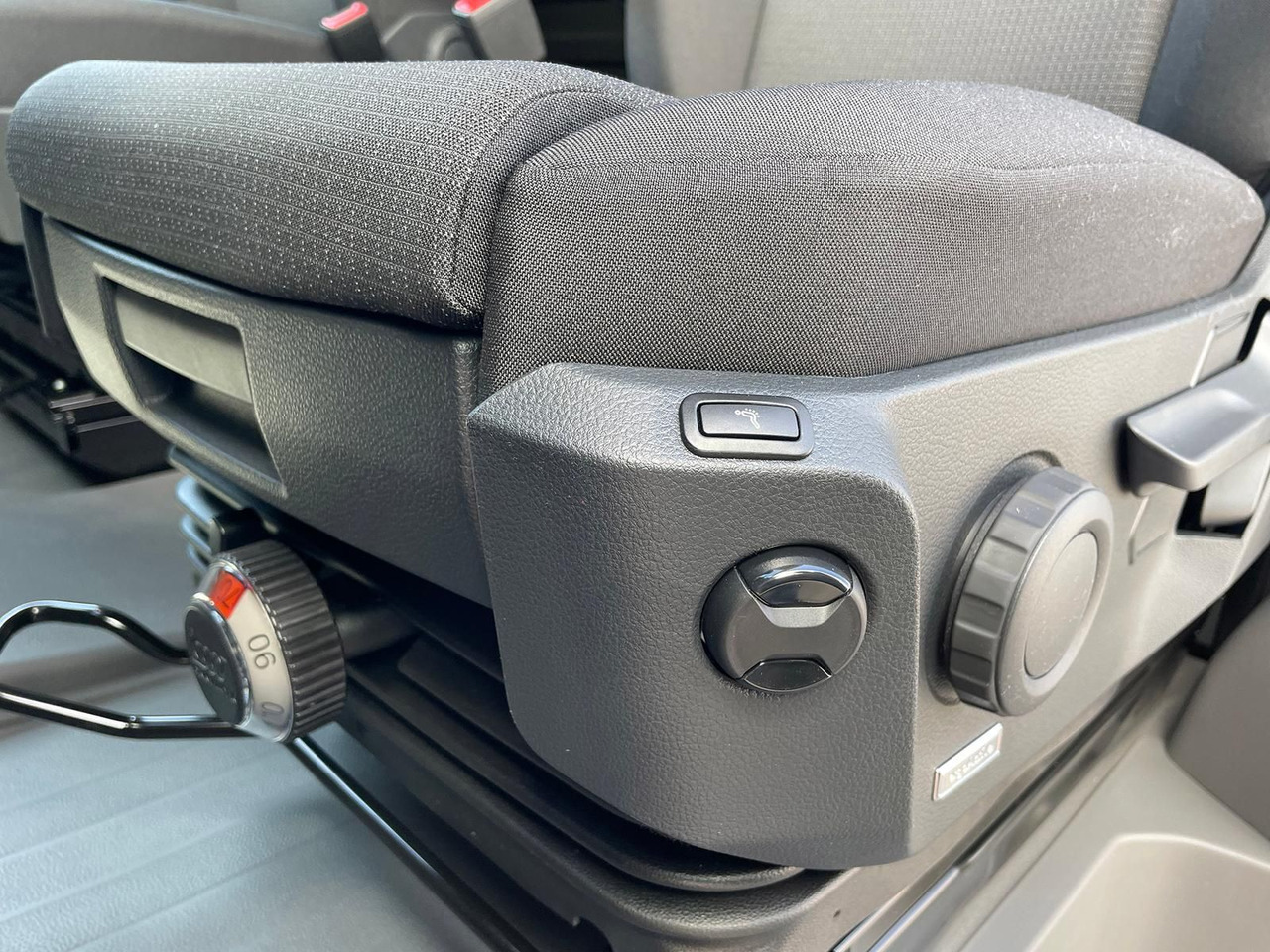 Furgon MAN TGE 3.180 L3H3 Kasten STANDHZ ACC NAVI KAMERA: slika 36 Furgon MAN TGE 3.180 L3H3 Kasten STANDHZ ACC NAVI KAMERA: slika 36