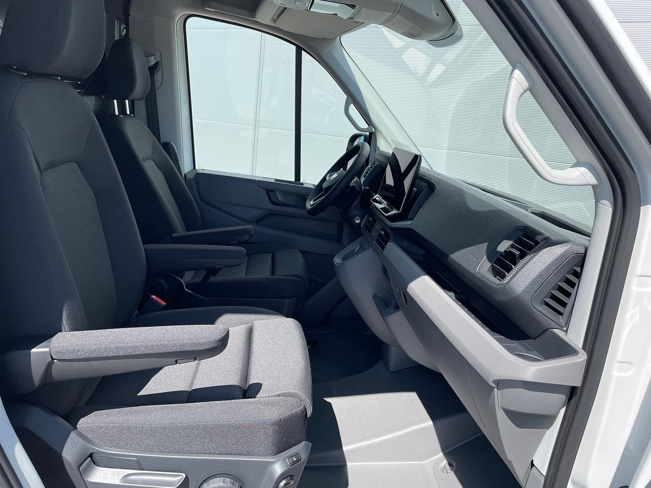 Furgon MAN TGE 3.180 L3H3 Kasten STANDHZ ACC NAVI KAMERA: slika 38 Furgon MAN TGE 3.180 L3H3 Kasten STANDHZ ACC NAVI KAMERA: slika 38