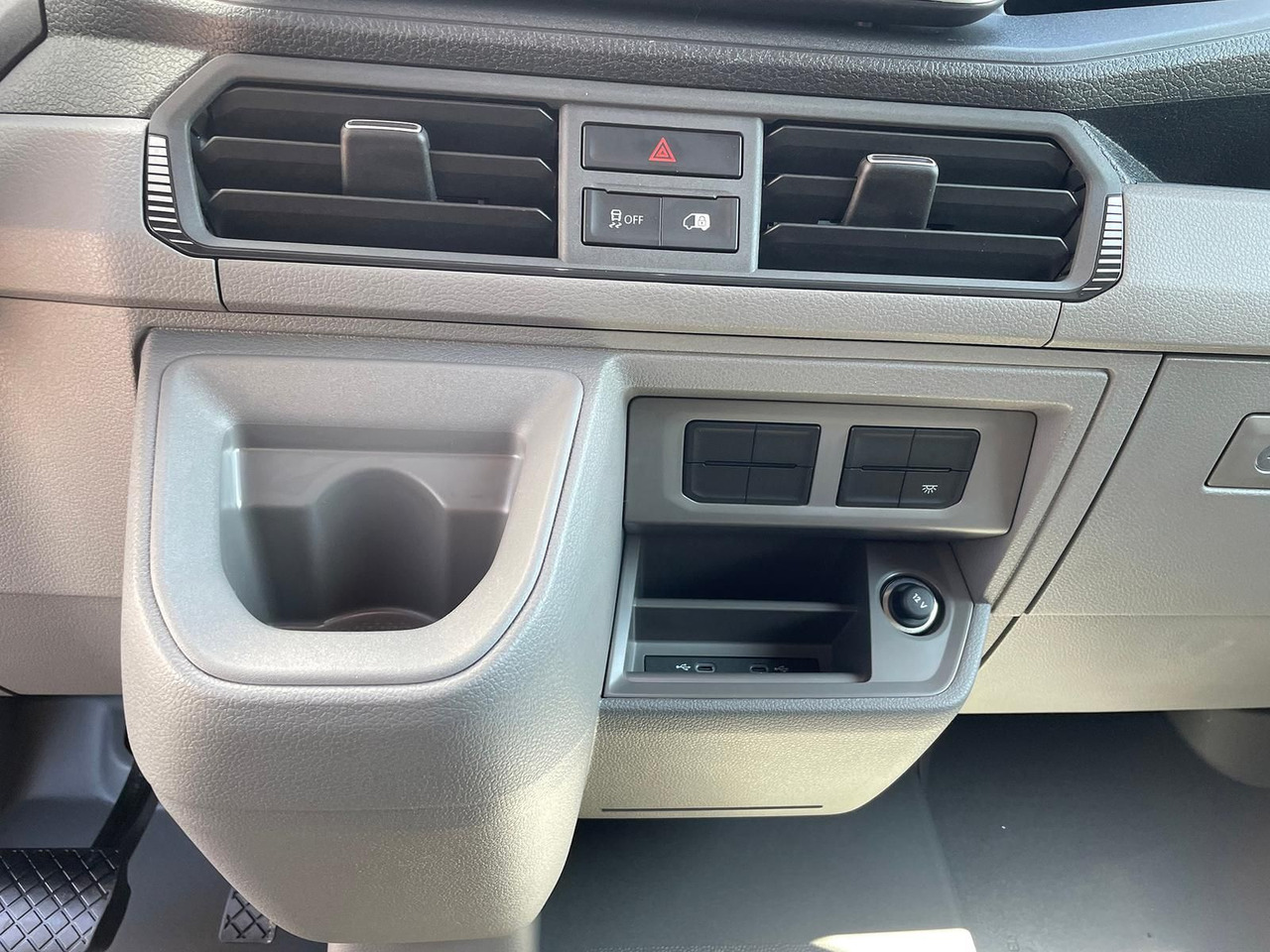 Furgon MAN TGE 3.180 L3H3 Kasten STANDHZ ACC NAVI KAMERA: slika 30 Furgon MAN TGE 3.180 L3H3 Kasten STANDHZ ACC NAVI KAMERA: slika 30