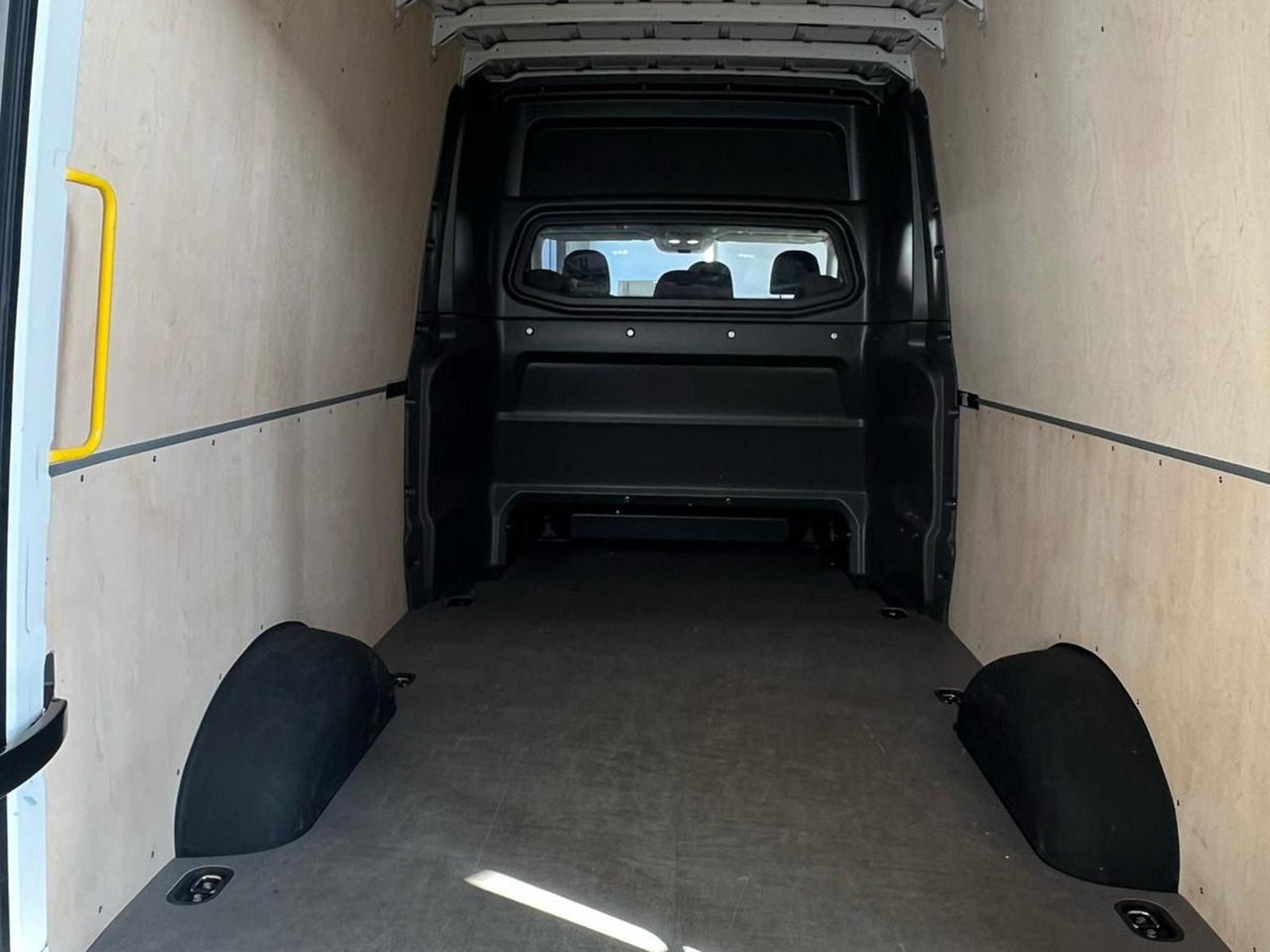 MAN TGE 3.180 L3H3 MIXTO 4x4 STANDHZ DIFF AHK ACC - Furgon, Dostavno vozilo sa duplom kabinom: slika 5 MAN TGE 3.180 L3H3 MIXTO 4x4 STANDHZ DIFF AHK ACC - Furgon, Dostavno vozilo sa duplom kabinom: slika 5