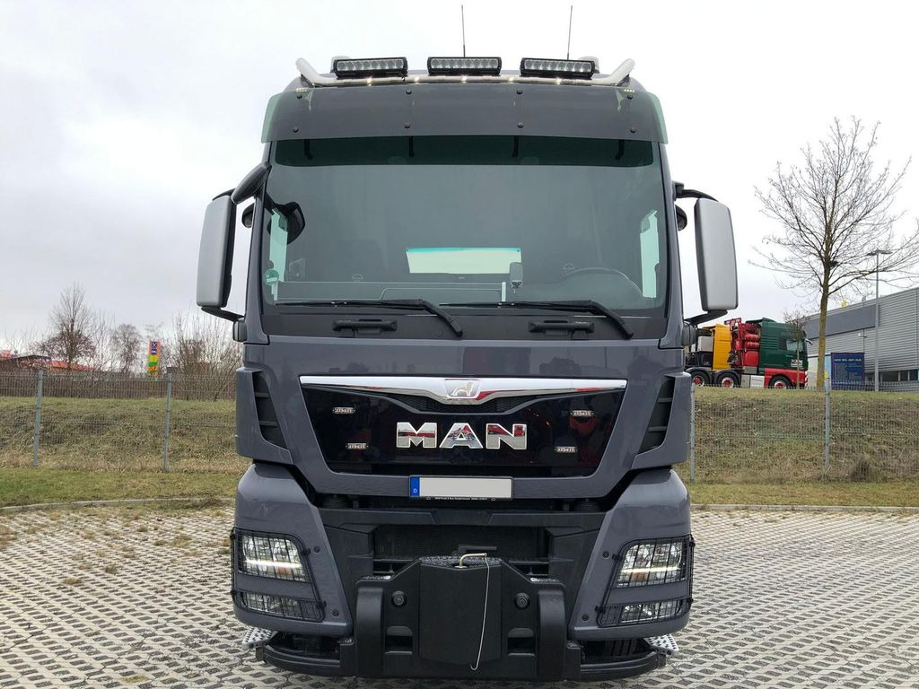 MAN TGX 41.640 8x4 Euro 6,Schwerlast 250t MAN TGX 41.640 8x4 Euro 6,Schwerlast 250t - Tegljač: slika 3 MAN TGX 41.640 8x4 Euro 6,Schwerlast 250t MAN TGX 41.640 8x4 Euro 6,Schwerlast 250t - Tegljač: slika 3