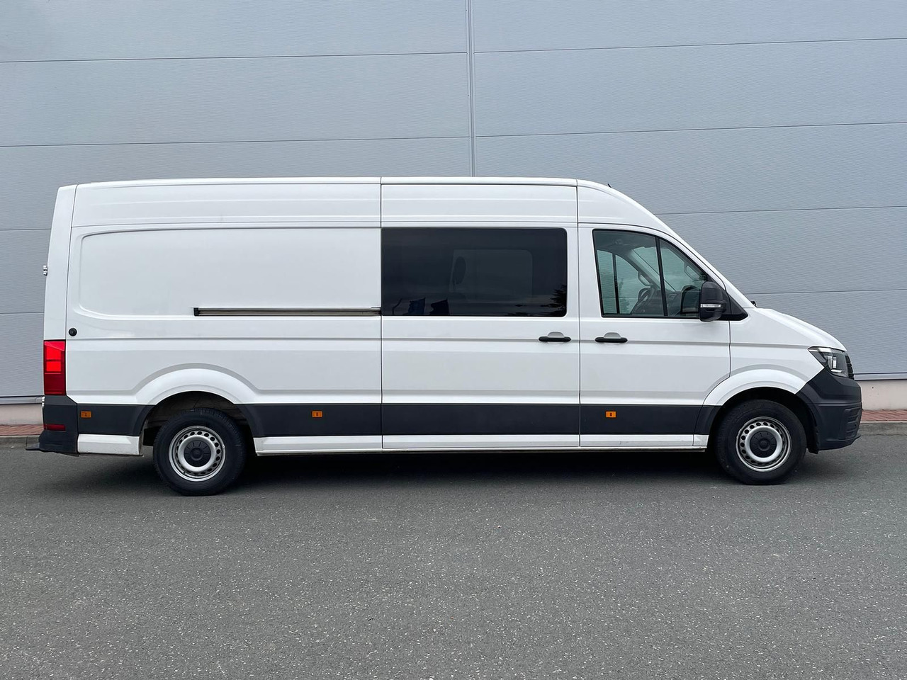 Volkswagen Crafter Kasten 35 L4H3 AHK KLIMA DAB PDC KAMERA - Furgon: slika 5 Volkswagen Crafter Kasten 35 L4H3 AHK KLIMA DAB PDC KAMERA - Furgon: slika 5
