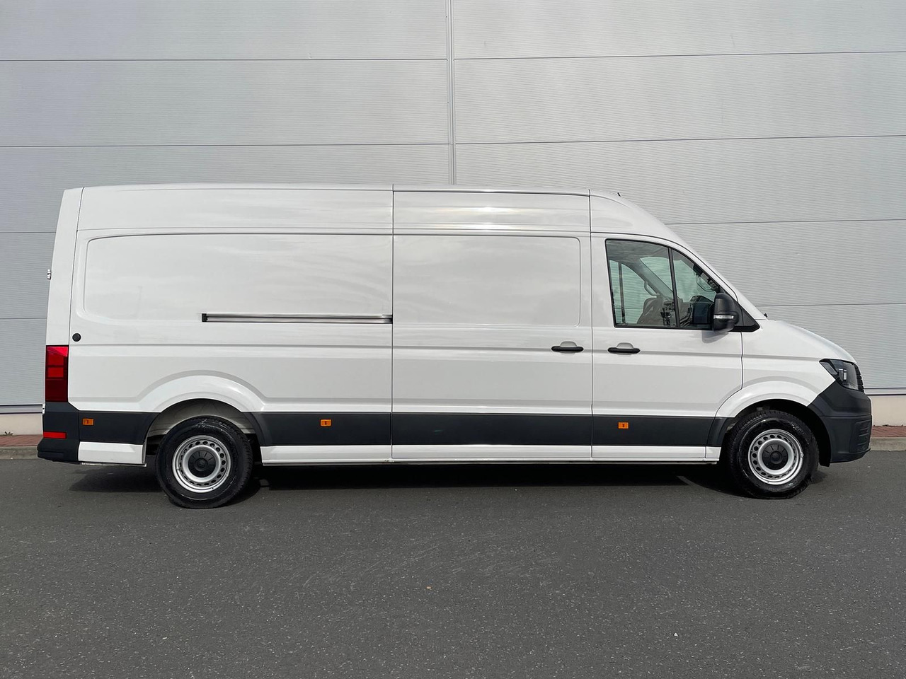 Volkswagen Crafter Kasten 35 L4H3 Autom. NAVI KAMERA KLIMA - Furgon: slika 5 Volkswagen Crafter Kasten 35 L4H3 Autom. NAVI KAMERA KLIMA - Furgon: slika 5
