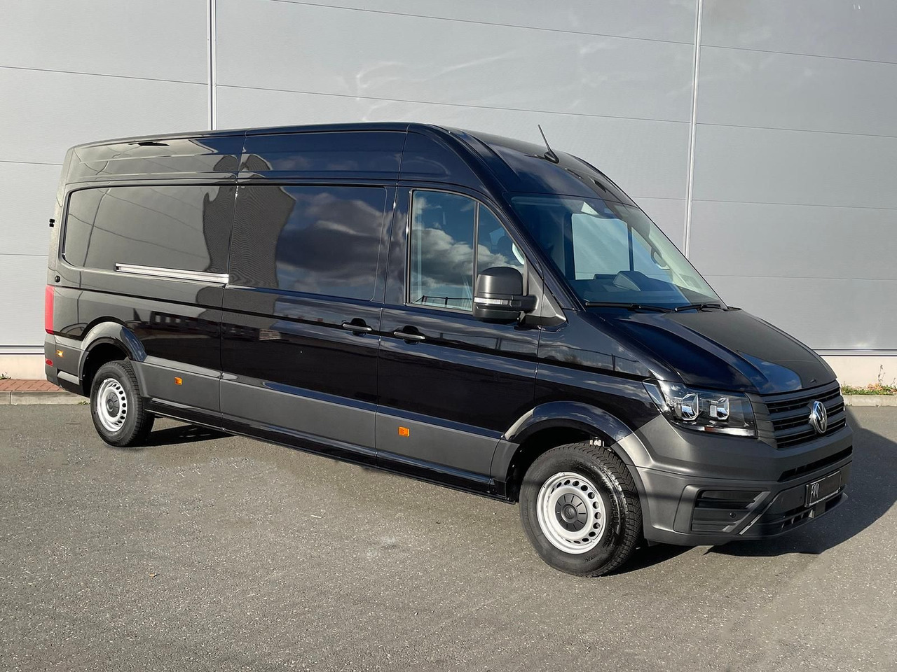 Volkswagen Crafter Kasten 35 L4H3 NAV SITZHZ AHK DAB KAMERA - Furgon: slika 2 Volkswagen Crafter Kasten 35 L4H3 NAV SITZHZ AHK DAB KAMERA - Furgon: slika 2