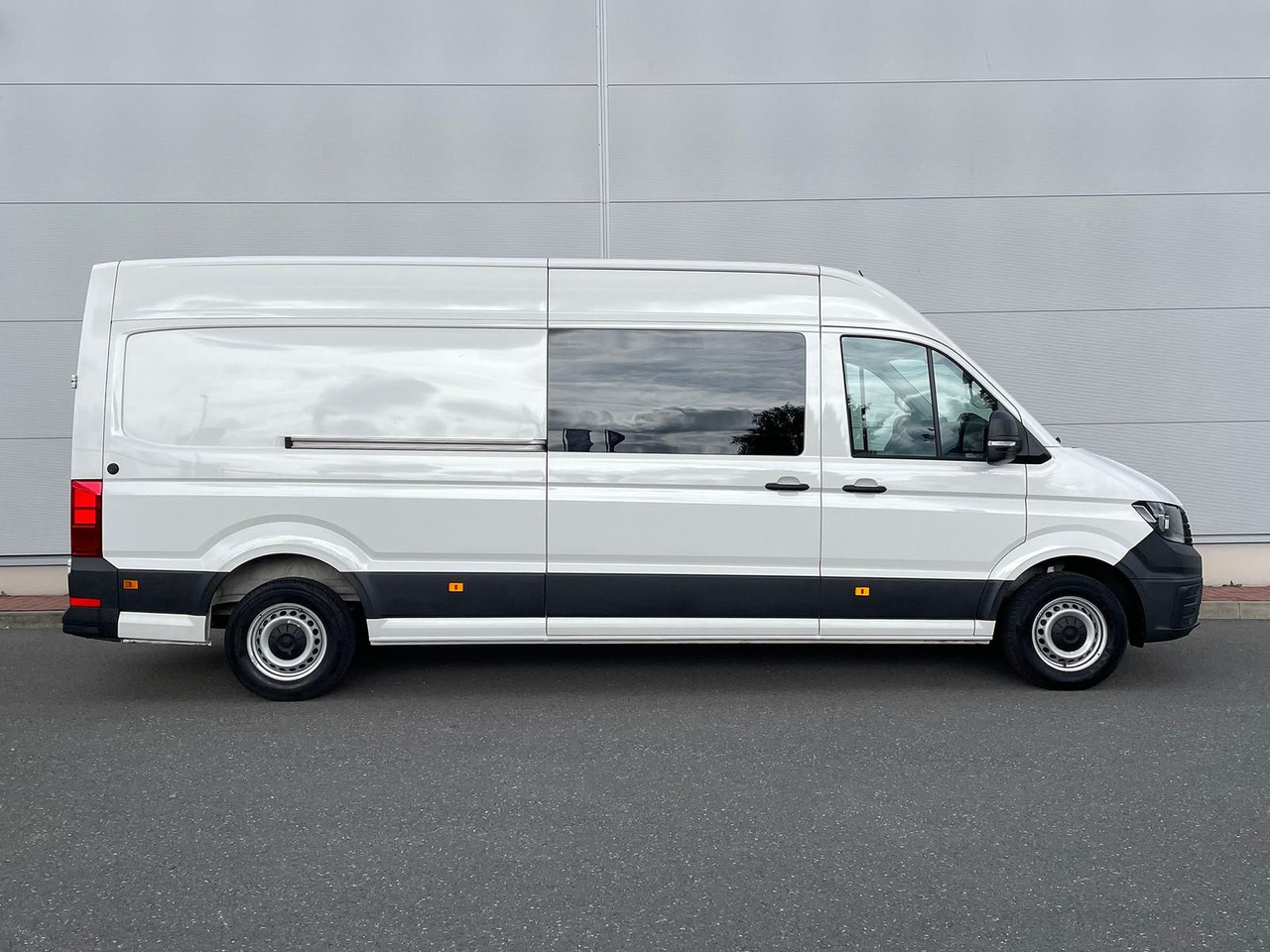 Volkswagen Crafter MIXTO 35 L4H3 KAMERA KLIMA SITZHZ DAB - Furgon, Dostavno vozilo sa duplom kabinom: slika 5 Volkswagen Crafter MIXTO 35 L4H3 KAMERA KLIMA SITZHZ DAB - Furgon, Dostavno vozilo sa duplom kabinom: slika 5