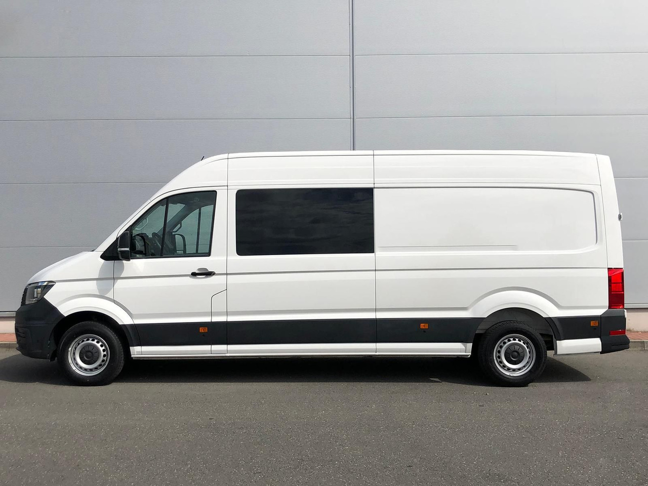 Volkswagen Crafter MIXTO 35 L4H3 KAMERA KLIMA SITZHZ DAB - Furgon, Dostavno vozilo sa duplom kabinom: slika 5 Volkswagen Crafter MIXTO 35 L4H3 KAMERA KLIMA SITZHZ DAB - Furgon, Dostavno vozilo sa duplom kabinom: slika 5