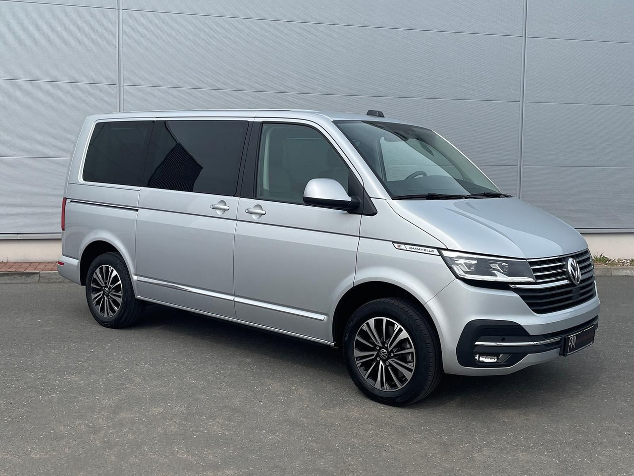 Volkswagen T6.1 Caravelle Highline STANDHZ NAVI LEDER PDC - Putnički kombi: slika 2 Volkswagen T6.1 Caravelle Highline STANDHZ NAVI LEDER PDC - Putnički kombi: slika 2