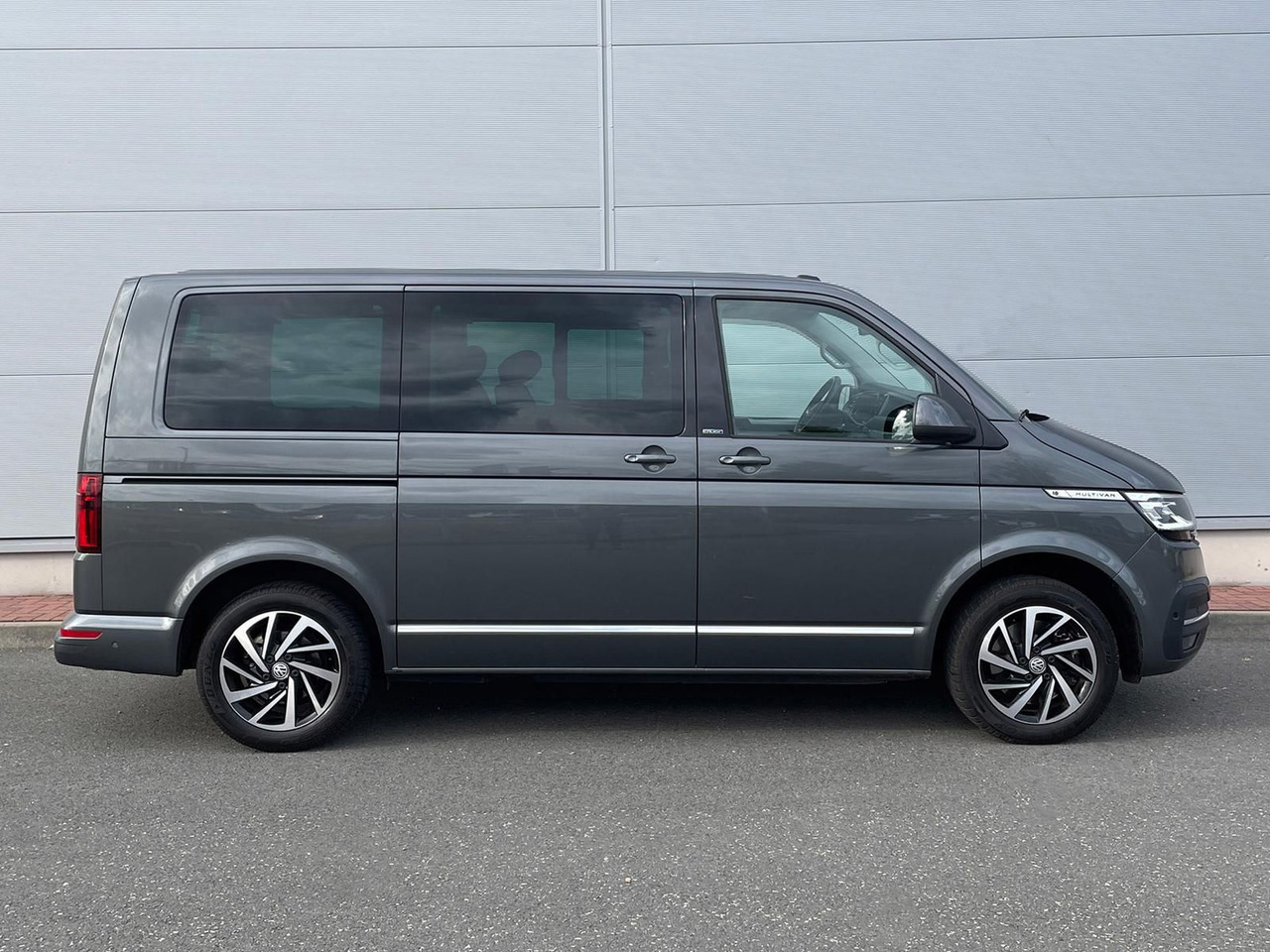 Volkswagen T6.1 Multivan Comfortline 4M ACC KAMERA SITZHZ - Minibus, Putnički kombi: slika 5 Volkswagen T6.1 Multivan Comfortline 4M ACC KAMERA SITZHZ - Minibus, Putnički kombi: slika 5