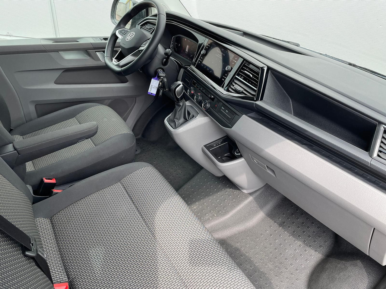 Novu Furgon Volkswagen T6.1 Transporter 2.0 TDI lang 4MOTION SITZHZ NAV: slika 27