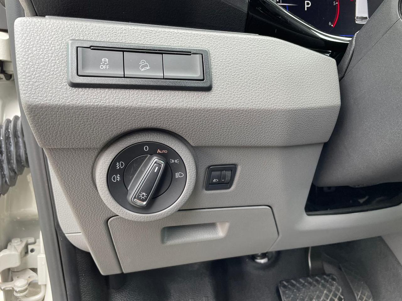 Novu Furgon Volkswagen T6.1 Transporter 2.0 TDI lang 4MOTION SITZHZ NAV: slika 33