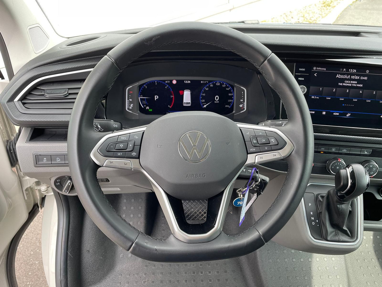 Novu Furgon Volkswagen T6.1 Transporter 2.0 TDI lang 4MOTION SITZHZ NAV: slika 13