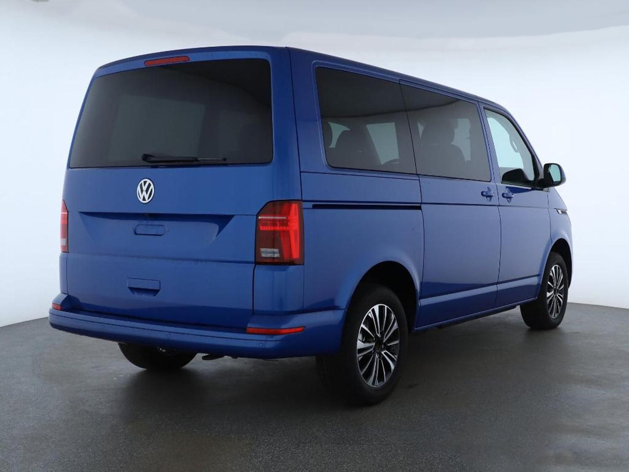 Volkswagen T6.1 Transporter Kombi KR LED STANDHZ ACC NAVI - Putnički kombi: slika 2 Volkswagen T6.1 Transporter Kombi KR LED STANDHZ ACC NAVI - Putnički kombi: slika 2