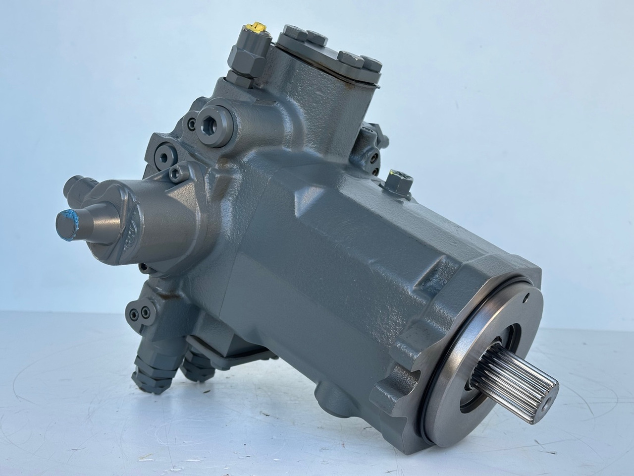 LIEBHERR - LINDE Original Hydromotor Typ:HMF75-02 2560 G 03 mit ID-Nr.10007106. A914 B-LI, A914 LI, A924 B-LI, A924 LI, MG15, MBG12, MG20, MFG10, BG12H #HYX293G00103# - Hidraulični motor za Bager točkaš: slika 2 LIEBHERR - LINDE Original Hydromotor Typ:HMF75-02 2560 G 03 mit ID-Nr.10007106. A914 B-LI, A914 LI, A924 B-LI, A924 LI, MG15, MBG12, MG20, MFG10, BG12H #HYX293G00103# - Hidraulični motor za Bager točkaš: slika 2