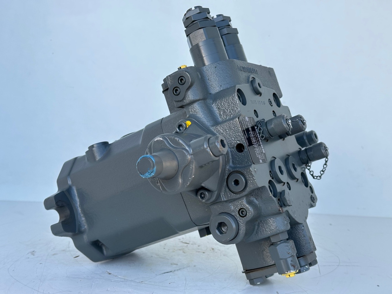 LIEBHERR - LINDE Original Hydromotor Typ:HMF75-02 2560 G 03 mit ID-Nr.10007106. A914 B-LI, A914 LI, A924 B-LI, A924 LI, MG15, MBG12, MG20, MFG10, BG12H #HYX293G00103# - Hidraulični motor za Bager točkaš: slika 4 LIEBHERR - LINDE Original Hydromotor Typ:HMF75-02 2560 G 03 mit ID-Nr.10007106. A914 B-LI, A914 LI, A924 B-LI, A924 LI, MG15, MBG12, MG20, MFG10, BG12H #HYX293G00103# - Hidraulični motor za Bager točkaš: slika 4