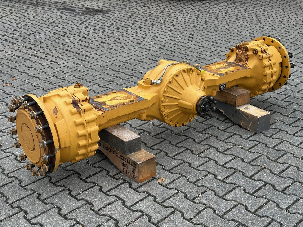 LIEBHERR Original Hinterachse-Planetenstarrachse Typ:MT-L3085. ID-Nr.10022957 – ID-Nr.10425800. L544-443, L544-445, L550-456, L554-453, L556-454. #10425800.1789310# - Zadnja osovina za Utovarivač točkaš: slika 2 LIEBHERR Original Hinterachse-Planetenstarrachse Typ:MT-L3085. ID-Nr.10022957 – ID-Nr.10425800. L544-443, L544-445, L550-456, L554-453, L556-454. #10425800.1789310# - Zadnja osovina za Utovarivač točkaš: slika 2