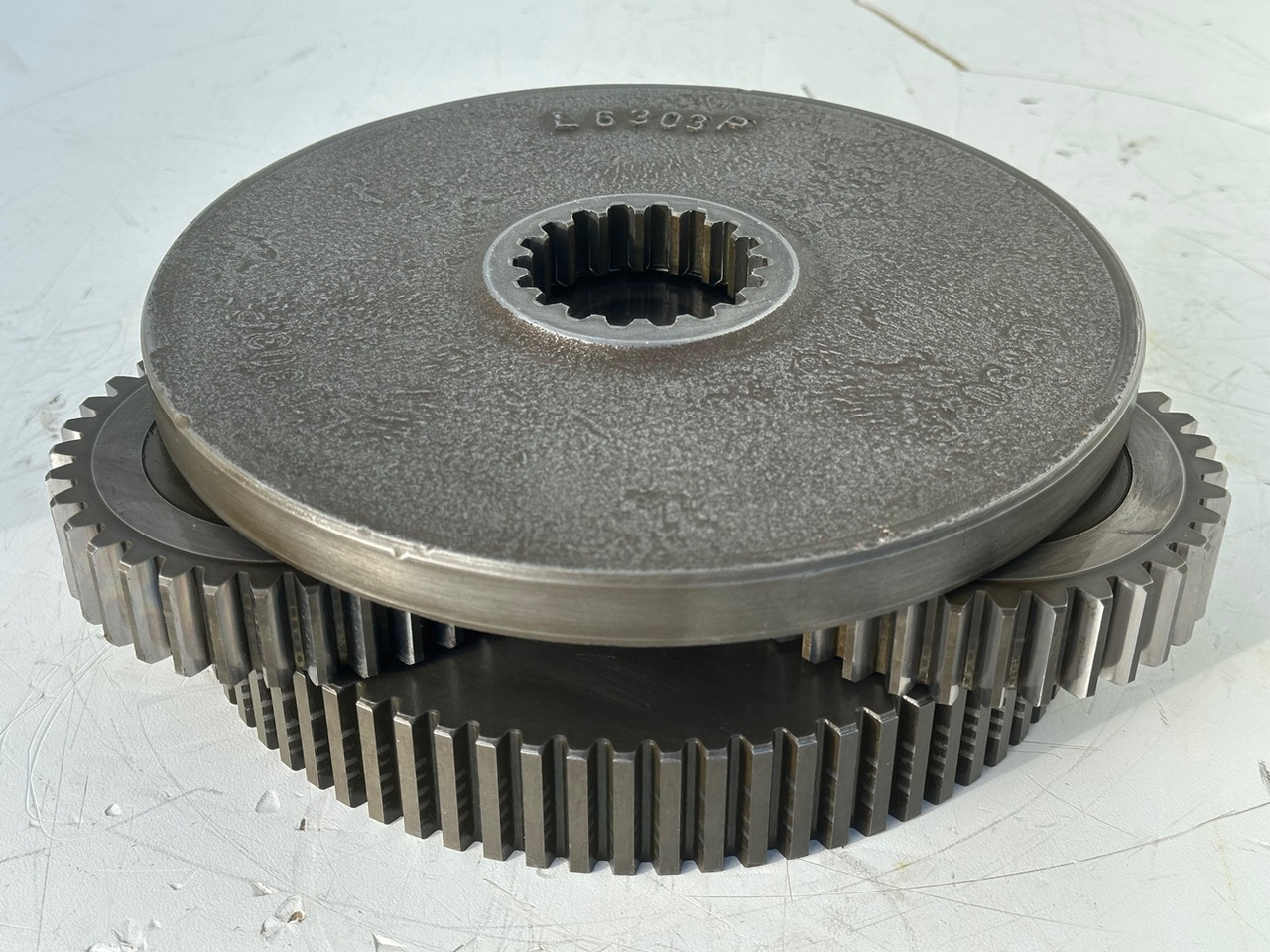 LIEBHERR Original Planetenträger ID-Nr.944171103 mit Planetenräder ID-Nr.944110603-ID-Nr.90201469 mit Lamellenträger ID-Nr.944112103. A900C,A944B,E942,LOS942,LOS944,P942,P944,R942,R944,R944B. #HRV# - Motor okretanja za Bager: slika 5 LIEBHERR Original Planetenträger ID-Nr.944171103 mit Planetenräder ID-Nr.944110603-ID-Nr.90201469 mit Lamellenträger ID-Nr.944112103. A900C,A944B,E942,LOS942,LOS944,P942,P944,R942,R944,R944B. #HRV# - Motor okretanja za Bager: slika 5