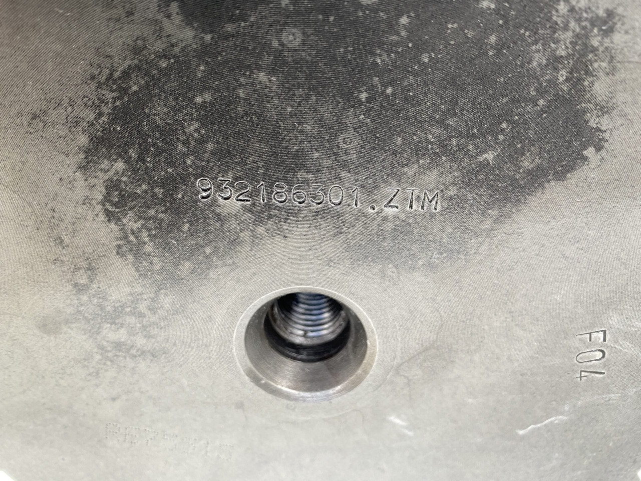 Motor okretanja za Bager guseničar Liebherr Abtriebswelle ID-Nr.932186301. LH120C,LH120ET,LH120M,LH150C,LH150CHR,LH150M,R984C, R984CHDEW,R984C-LI,R984CHR,R9350,R9400,R994,R996.  #ZTM#: slika 19