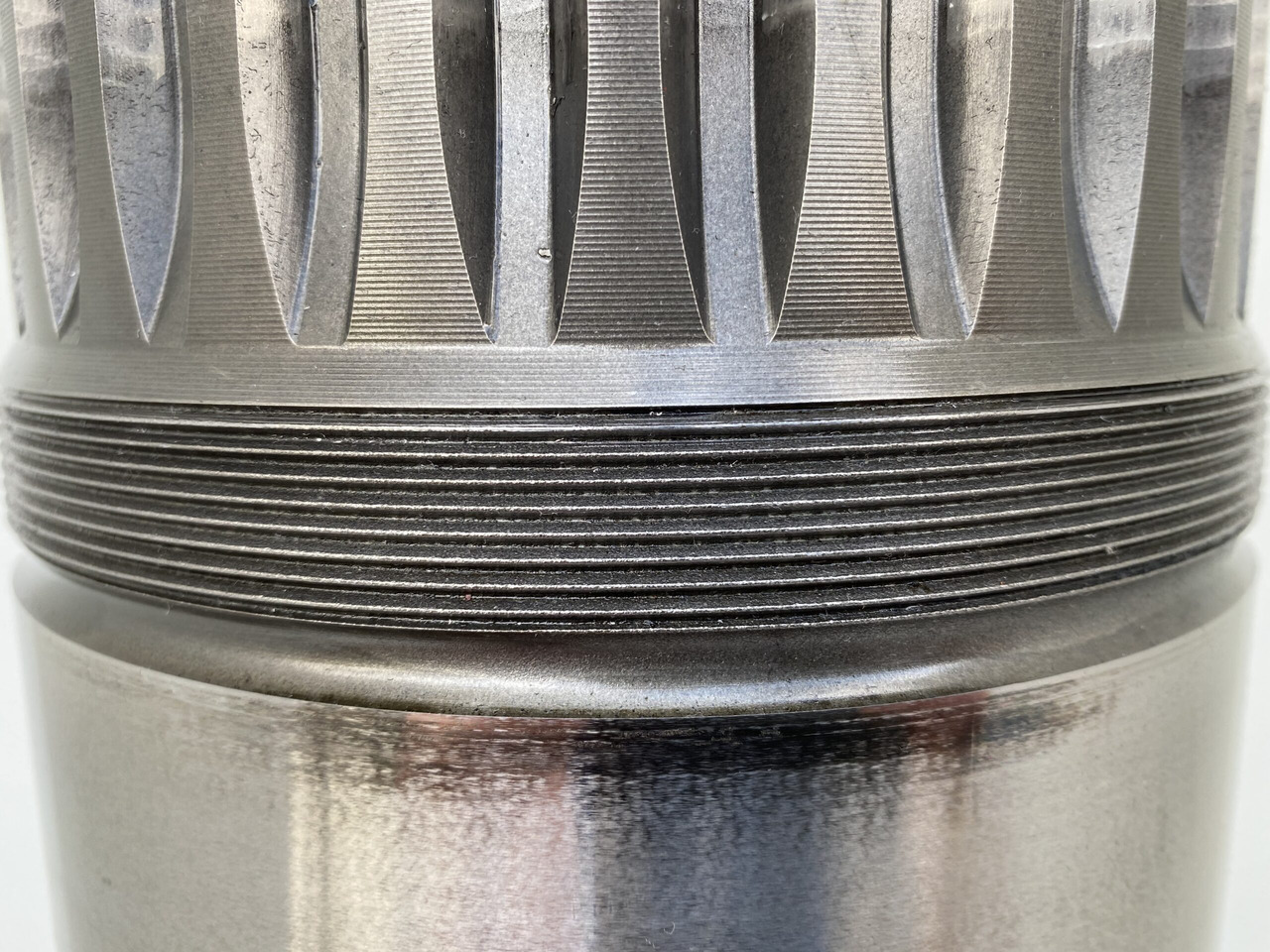 Motor okretanja za Bager guseničar Liebherr Abtriebswelle ID-Nr.932186301. LH120C,LH120ET,LH120M,LH150C,LH150CHR,LH150M,R984C, R984CHDEW,R984C-LI,R984CHR,R9350,R9400,R994,R996.  #ZTM#: slika 17