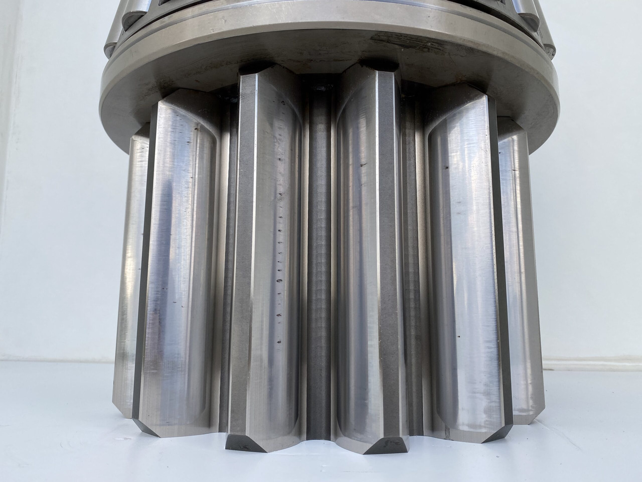 Motor okretanja za Bager guseničar Liebherr Abtriebswelle ID-Nr.932186301. LH120C,LH120ET,LH120M,LH150C,LH150CHR,LH150M,R984C, R984CHDEW,R984C-LI,R984CHR,R9350,R9400,R994,R996.  #ZTM#: slika 10