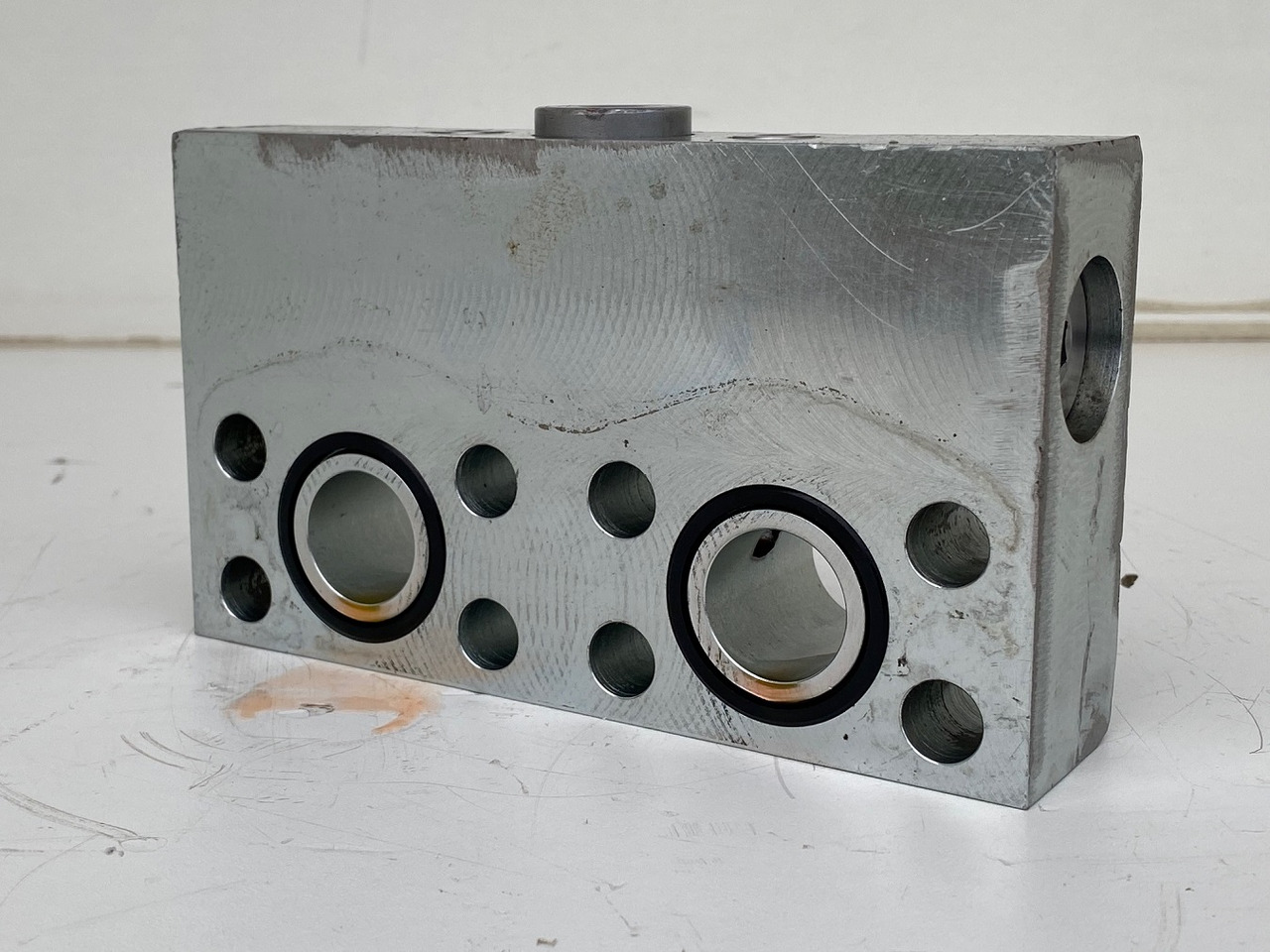 Liebherr Dämpfungsventil ID-Nr.10121777. P924 COMP, P926, R926, R916, R922, R924 COMP, R924, R926 COMP, R926, R930, R936, R946, R950 T, R960 T. #DÄ27652# - Motor okretanja za Bager: slika 3 Liebherr Dämpfungsventil ID-Nr.10121777. P924 COMP, P926, R926, R916, R922, R924 COMP, R924, R926 COMP, R926, R930, R936, R946, R950 T, R960 T. #DÄ27652# - Motor okretanja za Bager: slika 3