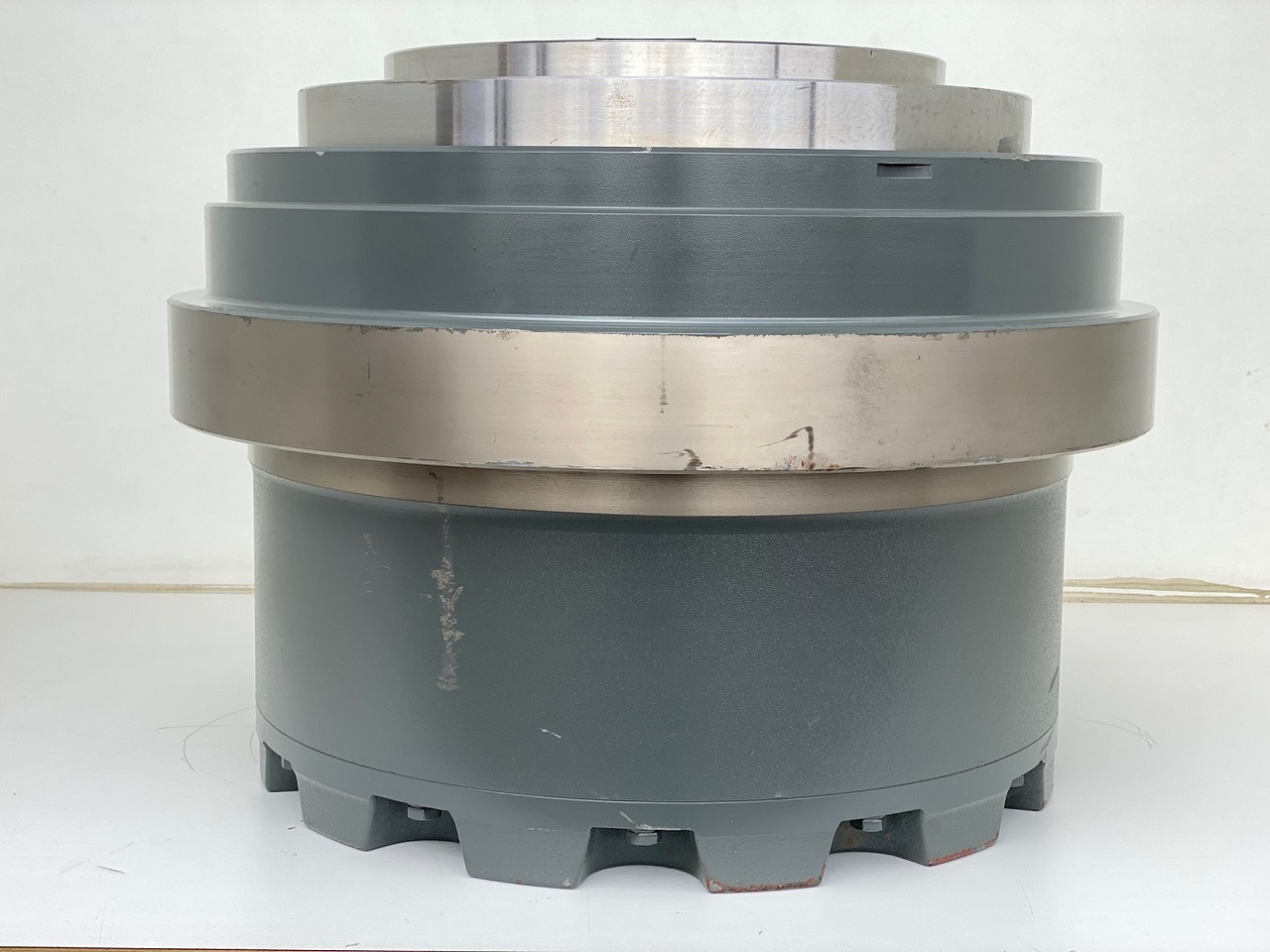 Liebherr Fahrantrieb FAT450P135, ID-Nr.90211932 - ID-Nr.90211933. ER944, R940, R944, R945, R946, R950, R960 T. #159-03# - Pogonski reduktor za Bager guseničar: slika 2 Liebherr Fahrantrieb FAT450P135, ID-Nr.90211932 - ID-Nr.90211933. ER944, R940, R944, R945, R946, R950, R960 T. #159-03# - Pogonski reduktor za Bager guseničar: slika 2