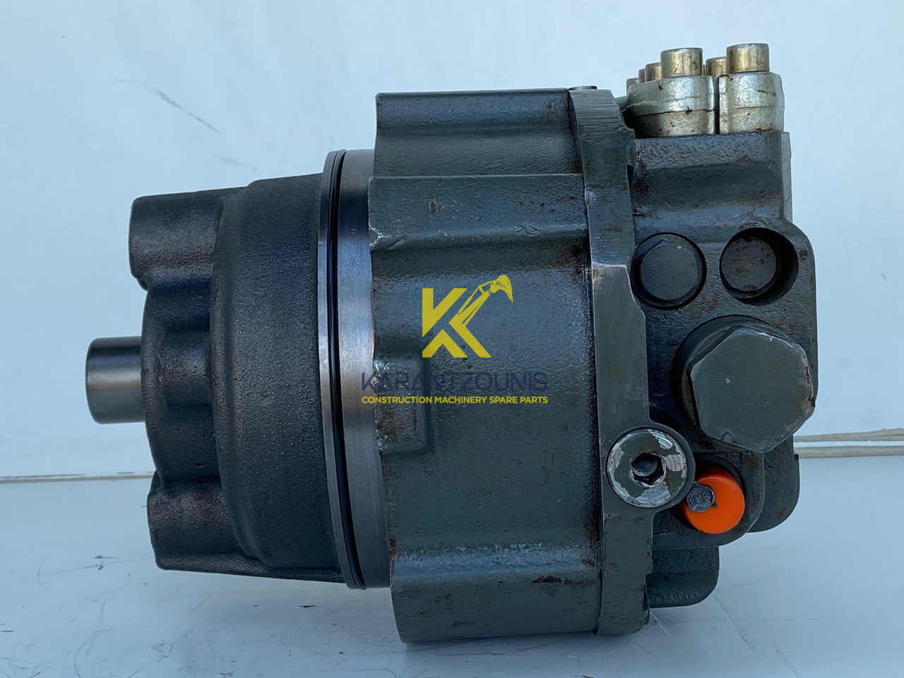 Liebherr Hydraulikeinbaumotor CMVE O 108. ID-Nr.10118562 - ID-Nr.10132610 - ID-Nr.10129048. LOS1916, LOS916, LOS926, R906, R916, R918, R920, R922, R924, R926COMP, R926, R936. #27979# - Hidraulični motor za Bager guseničar: slika 1 Liebherr Hydraulikeinbaumotor CMVE O 108. ID-Nr.10118562 - ID-Nr.10132610 - ID-Nr.10129048. LOS1916, LOS916, LOS926, R906, R916, R918, R920, R922, R924, R926COMP, R926, R936. #27979# - Hidraulični motor za Bager guseničar: slika 1