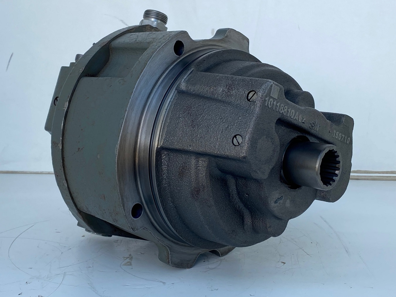 Liebherr Hydraulikeinbaumotor CMVE O 108. ID-Nr.10118562 - ID-Nr.10132610 - ID-Nr.10129048. LOS1916, LOS916, LOS926, R906, R916, R918, R920, R922, R924, R926COMP, R926, R936. #27979# - Hidraulični motor za Bager guseničar: slika 4 Liebherr Hydraulikeinbaumotor CMVE O 108. ID-Nr.10118562 - ID-Nr.10132610 - ID-Nr.10129048. LOS1916, LOS916, LOS926, R906, R916, R918, R920, R922, R924, R926COMP, R926, R936. #27979# - Hidraulični motor za Bager guseničar: slika 4