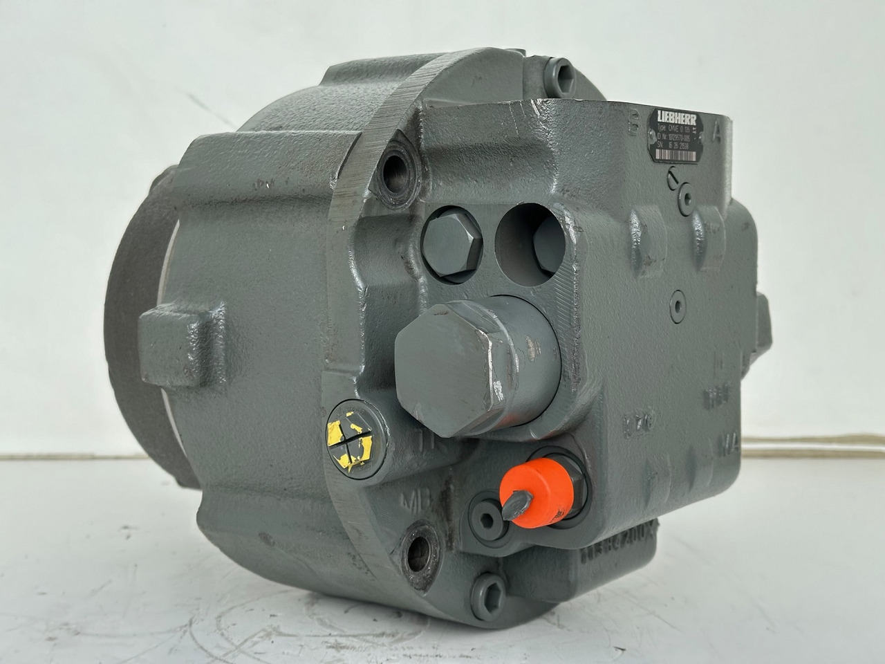 Liebherr Hydraulikeinbaumotor CMVE O 135. ID-Nr.10129570 - ID-Nr.11439804. FAT400P112 - FAT550P093. R930, R934, R936, R940, R944, R946, R950T. #10129570.21538# - Hidraulični motor za Građevinska mašina: slika 5 Liebherr Hydraulikeinbaumotor CMVE O 135. ID-Nr.10129570 - ID-Nr.11439804. FAT400P112 - FAT550P093. R930, R934, R936, R940, R944, R946, R950T. #10129570.21538# - Hidraulični motor za Građevinska mašina: slika 5