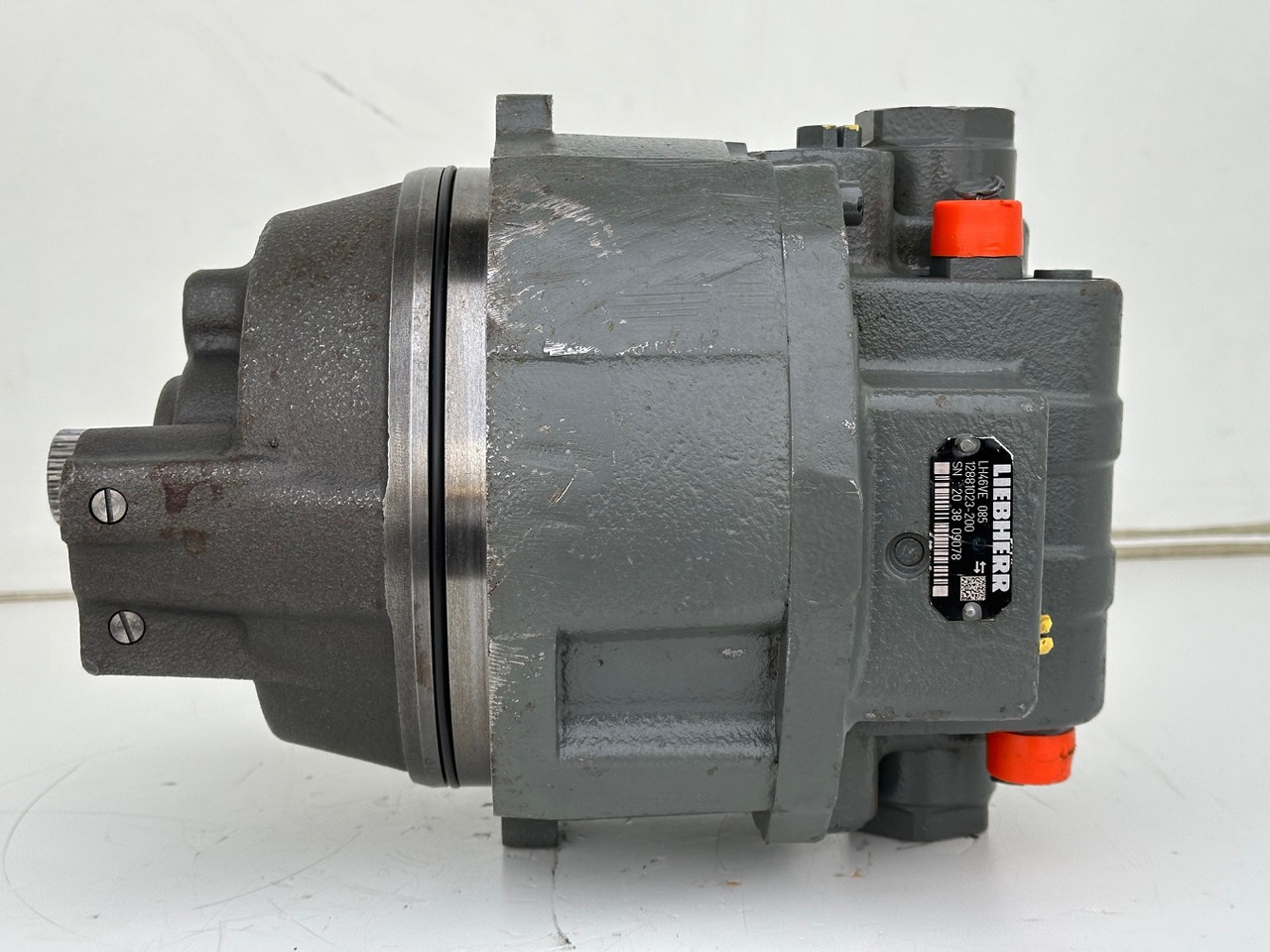 Liebherr Hydraulikeinbaumotor LH46VE 085. ID-Nr.12421312 - ID-Nr.12881023. LO1926, LOS926 K-LC, R922, R924, R926, R926 K-LC, R930 T. #20.38.0978# - Hidraulični motor za Građevinska mašina: slika 3 Liebherr Hydraulikeinbaumotor LH46VE 085. ID-Nr.12421312 - ID-Nr.12881023. LO1926, LOS926 K-LC, R922, R924, R926, R926 K-LC, R930 T. #20.38.0978# - Hidraulični motor za Građevinska mašina: slika 3