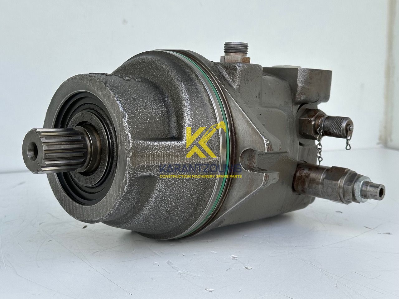 Liebherr Hydraulikeinbaumotor Typ:FMF058, ID-Nr.10122576 - ID-Nr.10145827 - ID-Nr.11371069. LOS1906, P924 COMP , R906, R906 PROTO, R916, R922, R924, R924 COMP, R926 COMP, R926 K LC. #11371069.08604# - Hidraulični motor za Bager guseničar: slika 1 Liebherr Hydraulikeinbaumotor Typ:FMF058, ID-Nr.10122576 - ID-Nr.10145827 - ID-Nr.11371069. LOS1906, P924 COMP , R906, R906 PROTO, R916, R922, R924, R924 COMP, R926 COMP, R926 K LC. #11371069.08604# - Hidraulični motor za Bager guseničar: slika 1