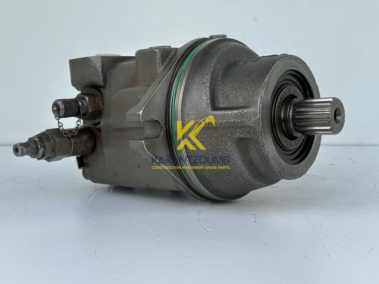 Liebherr Hydraulikeinbaumotor Typ:FMF058, ID-Nr.10122576 - ID-Nr.10145827 - ID-Nr.11371069. LOS1906, P924 COMP , R906, R906 PROTO, R916, R922, R924, R924 COMP, R926 COMP, R926 K LC. #11371069.08604# - Hidraulični motor za Bager guseničar: slika 2 Liebherr Hydraulikeinbaumotor Typ:FMF058, ID-Nr.10122576 - ID-Nr.10145827 - ID-Nr.11371069. LOS1906, P924 COMP , R906, R906 PROTO, R916, R922, R924, R924 COMP, R926 COMP, R926 K LC. #11371069.08604# - Hidraulični motor za Bager guseničar: slika 2