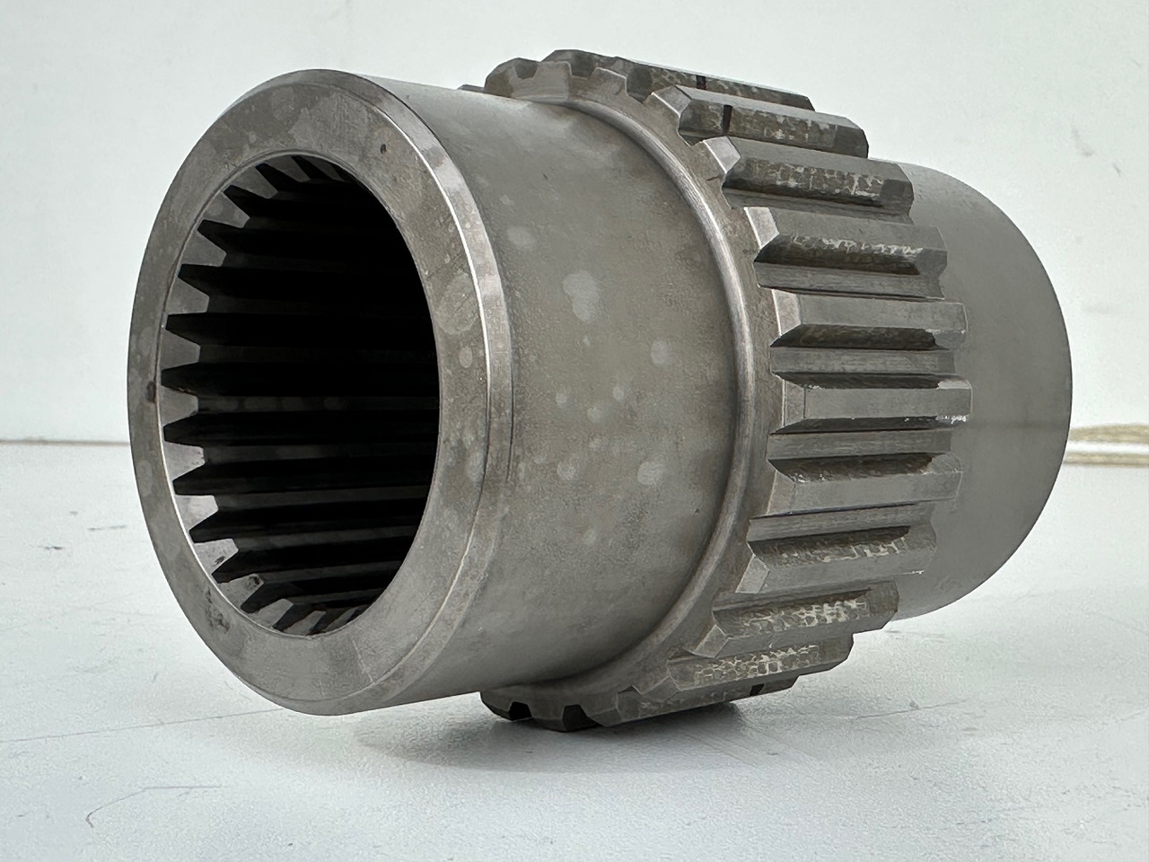 Liebherr Lamellenträger ID-Nr.9443788 - ID-Nr.944378803. FAT550, FAT550P046, FAT550P050, FAT600P081, FAT1000/102. #9443788.09.10.01# - Pogonski reduktor za Bager: slika 4 Liebherr Lamellenträger ID-Nr.9443788 - ID-Nr.944378803. FAT550, FAT550P046, FAT550P050, FAT600P081, FAT1000/102. #9443788.09.10.01# - Pogonski reduktor za Bager: slika 4