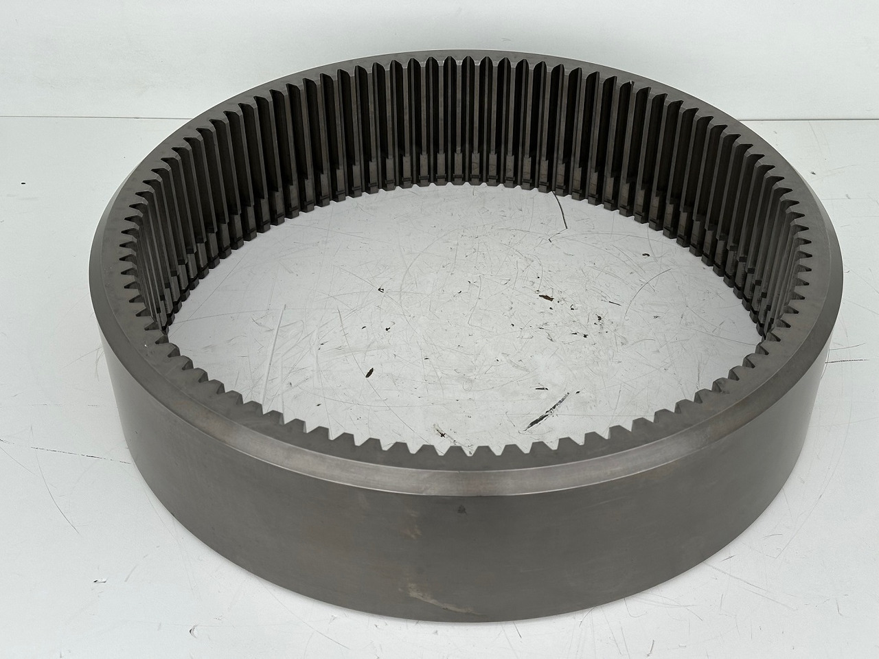 Liebherr Original Innenrad ID-Nr.944427803. FAT500E502,FAT500E503,FAT500E517,FAT500E518,FAT500F522,FAT500F522,FAT500F528,FAT500F529.PR734,PR73605,PR7363,PR7364,PR736,RL44,RL46,RL463. #944427803.31.07# - Pogonski reduktor za Građevinska mašina: slika 2 Liebherr Original Innenrad ID-Nr.944427803. FAT500E502,FAT500E503,FAT500E517,FAT500E518,FAT500F522,FAT500F522,FAT500F528,FAT500F529.PR734,PR73605,PR7363,PR7364,PR736,RL44,RL46,RL463. #944427803.31.07# - Pogonski reduktor za Građevinska mašina: slika 2