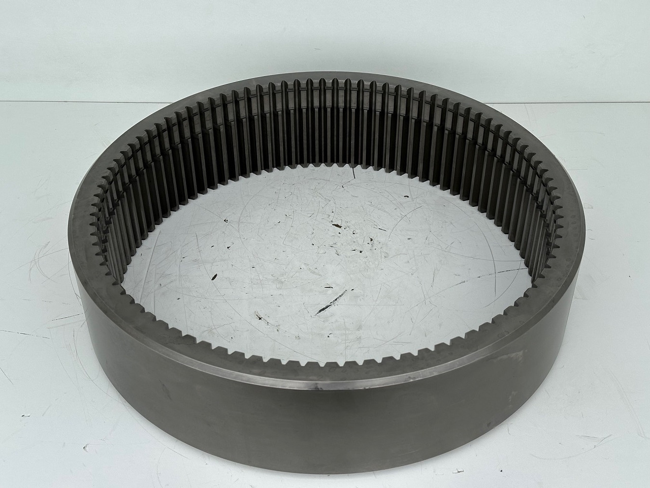 Liebherr Original Innenrad ID-Nr.944427803. FAT500E502,FAT500E503,FAT500E517,FAT500E518,FAT500F522,FAT500F522,FAT500F528,FAT500F529.PR734,PR73605,PR7363,PR7364,PR736,RL44,RL46,RL463. #944427803.31.07# - Pogonski reduktor za Građevinska mašina: slika 1 Liebherr Original Innenrad ID-Nr.944427803. FAT500E502,FAT500E503,FAT500E517,FAT500E518,FAT500F522,FAT500F522,FAT500F528,FAT500F529.PR734,PR73605,PR7363,PR7364,PR736,RL44,RL46,RL463. #944427803.31.07# - Pogonski reduktor za Građevinska mašina: slika 1