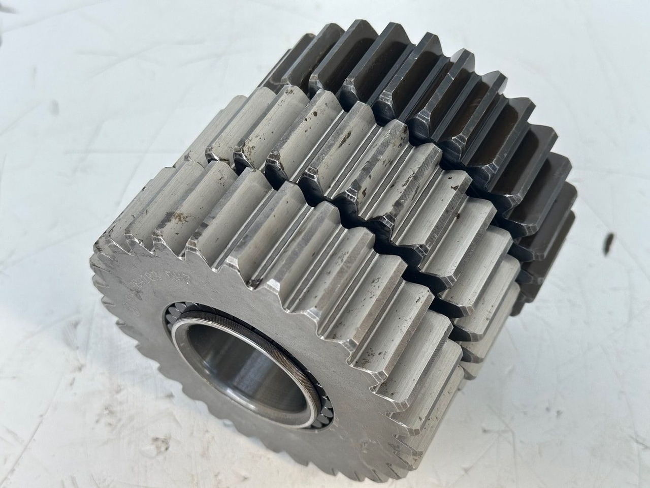 Liebherr Planetenrad ID-Nr.9442840 - ID-Nr.944284003. FAT350 - FAT350P022 - FAT350P059 - FAT350P062 - FAT350P068 - FAT350P079. LH22C, R313, R317, R900, R902, R904, R912, R914, R922, R924, R924 COMP - Pogonski reduktor za Građevinska mašina: slika 5 Liebherr Planetenrad ID-Nr.9442840 - ID-Nr.944284003. FAT350 - FAT350P022 - FAT350P059 - FAT350P062 - FAT350P068 - FAT350P079. LH22C, R313, R317, R900, R902, R904, R912, R914, R922, R924, R924 COMP - Pogonski reduktor za Građevinska mašina: slika 5